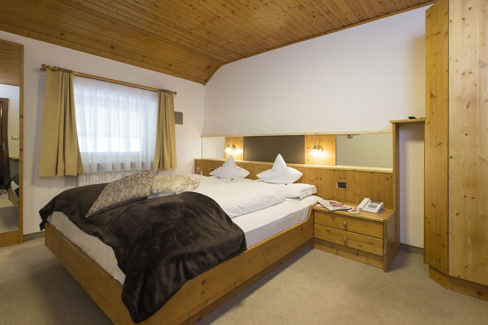 Olympia Hotel 3*